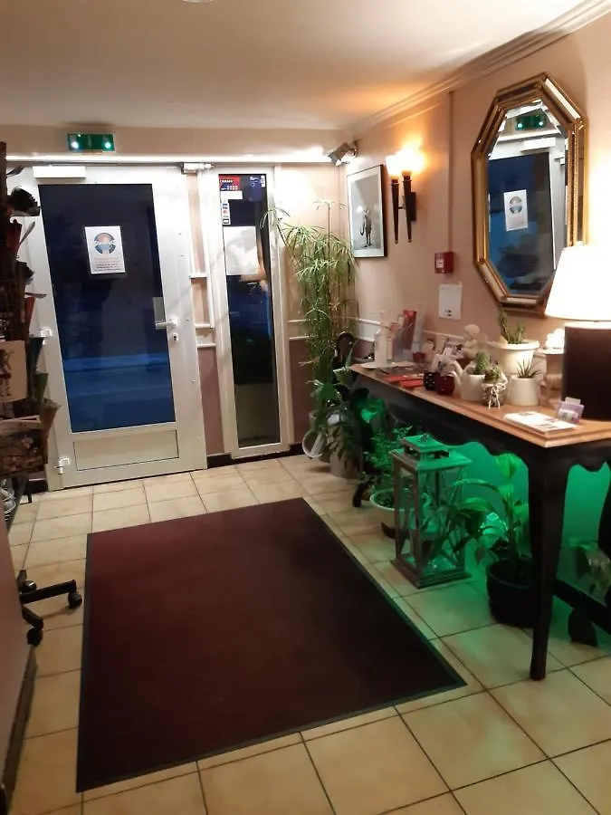Hotel Du Tricastin Pierrelatte 2*,  Francja