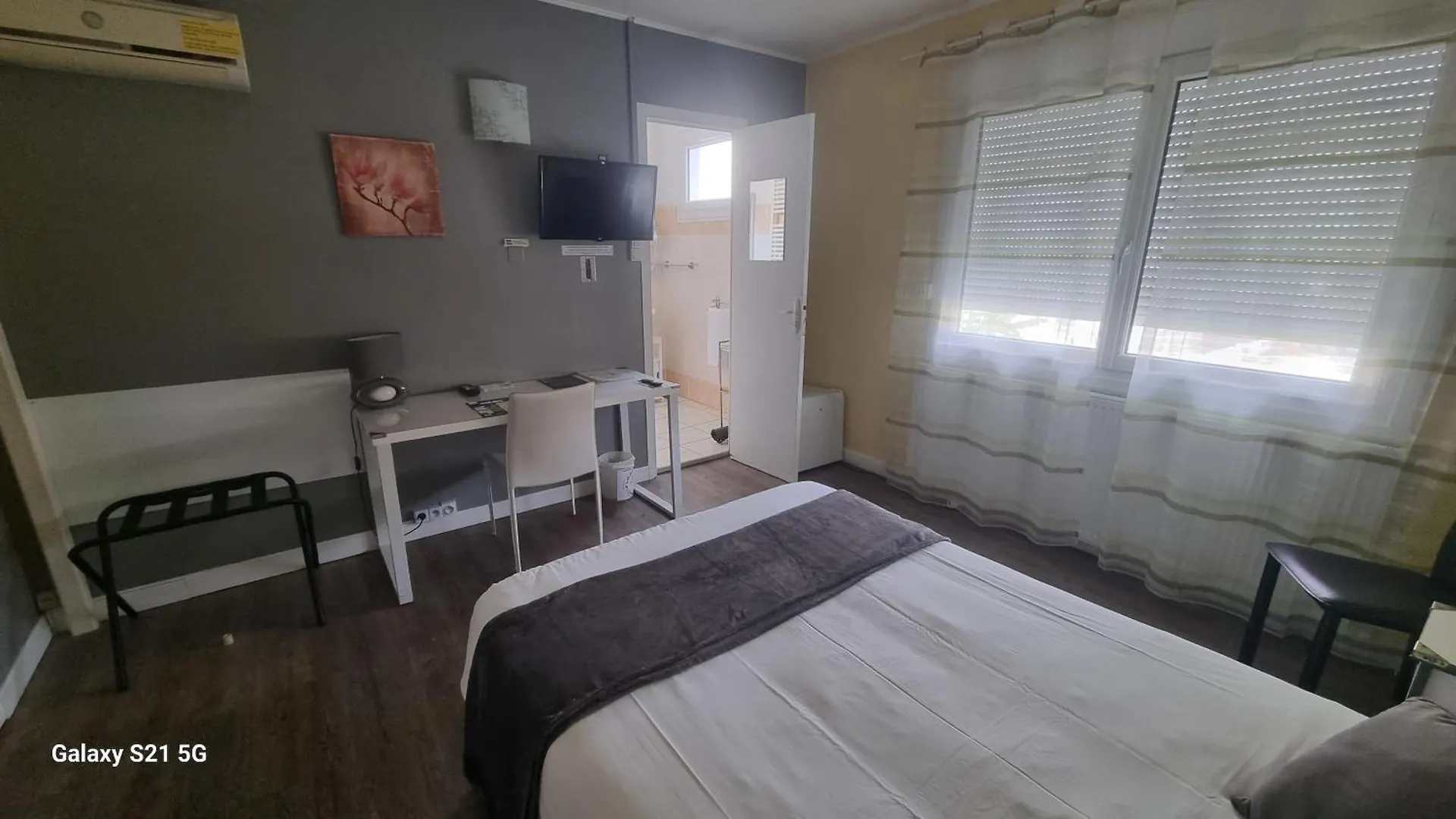 Hotel Du Tricastin Pierrelatte