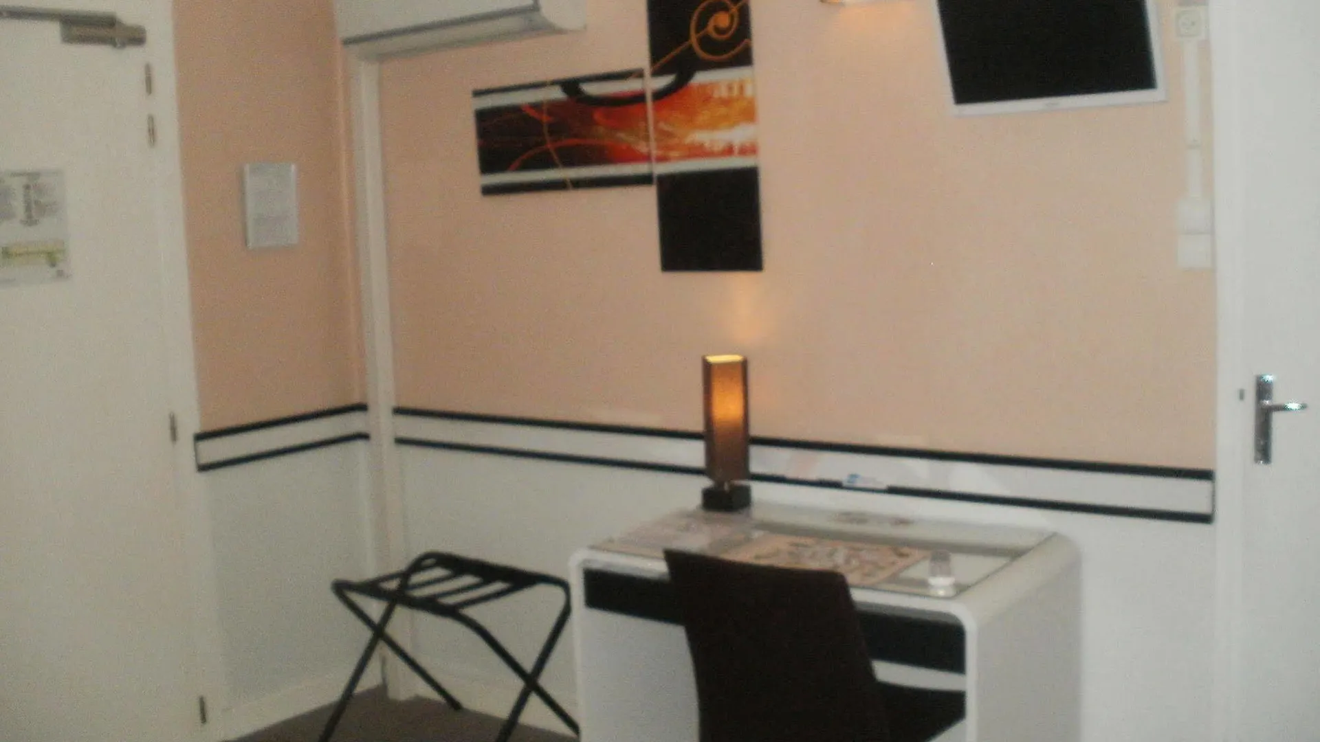 Hotel Du Tricastin Pierrelatte