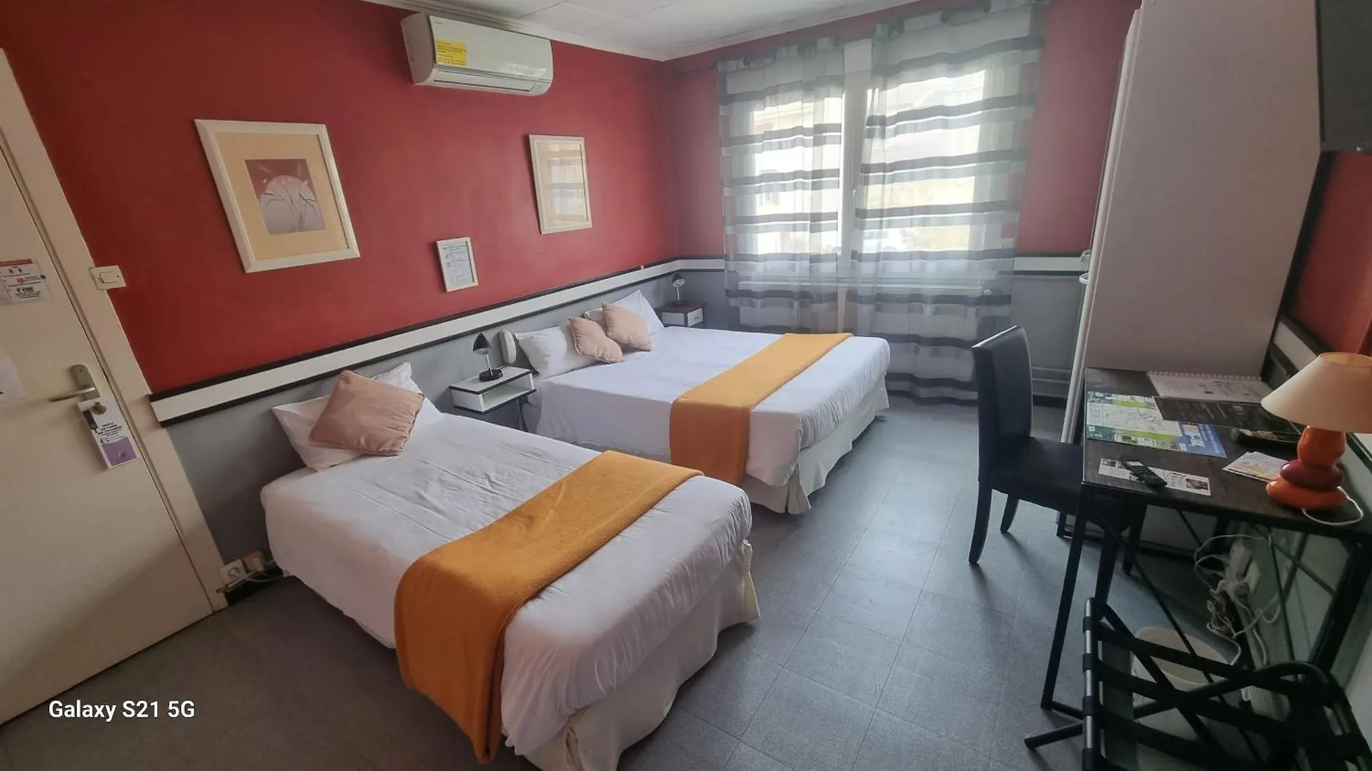 Hotel Du Tricastin Pierrelatte 2*,