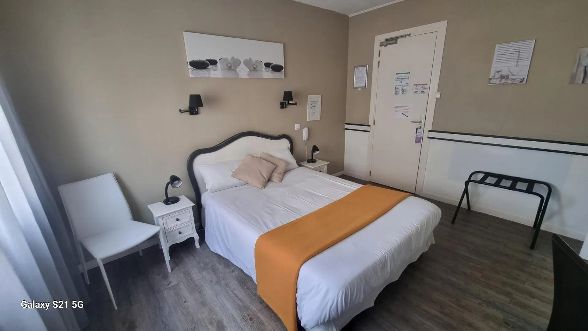 Hotel Du Tricastin Pierrelatte 2*,