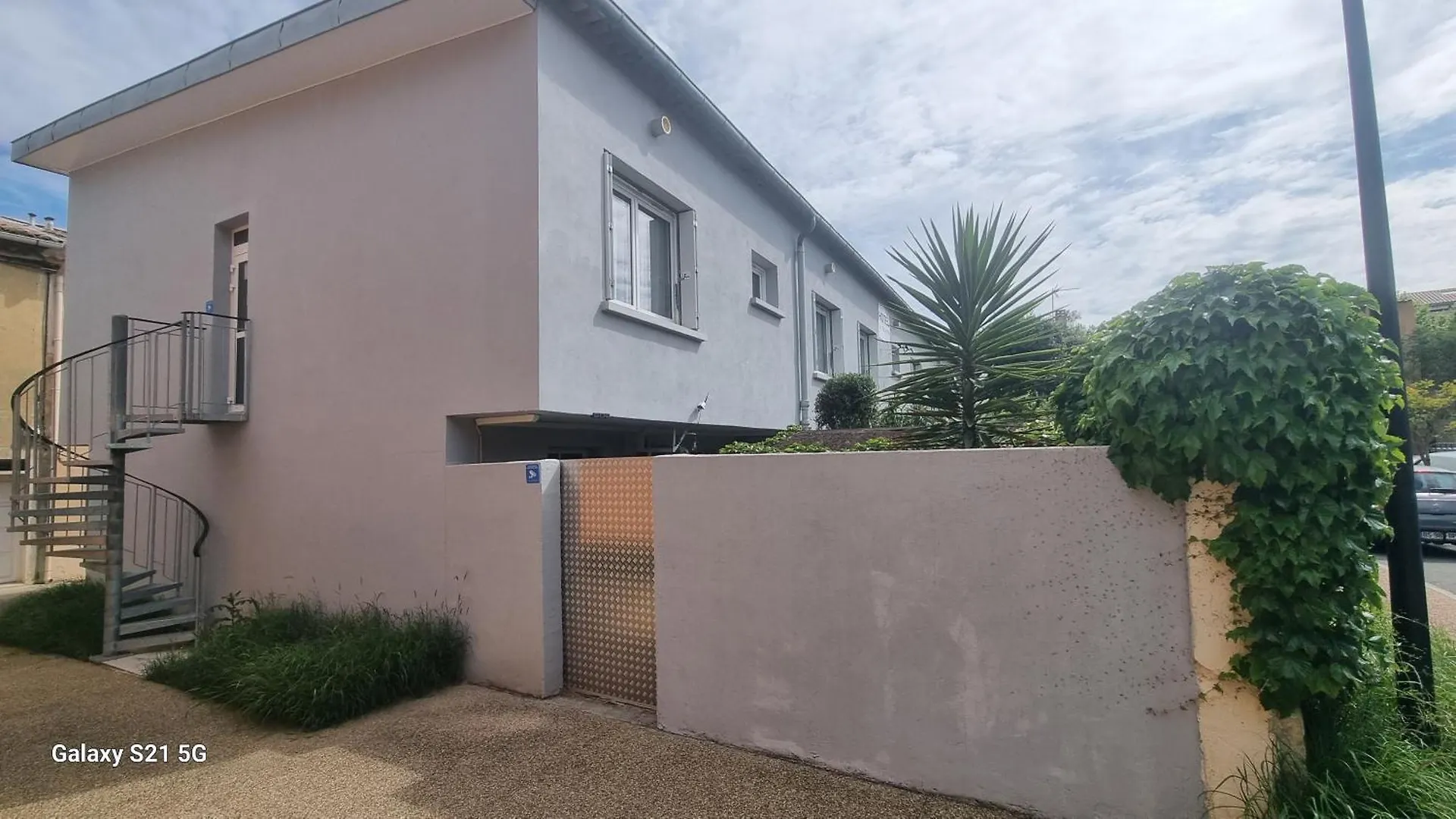 **  Hotel Du Tricastin Pierrelatte France