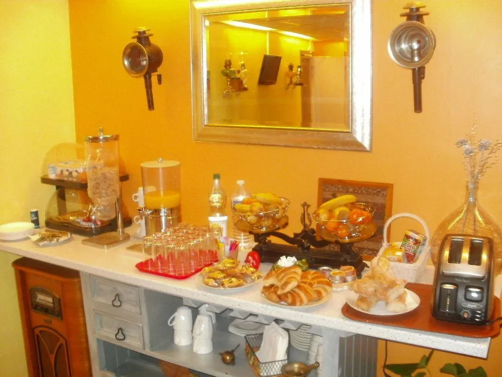 Hotel Du Tricastin Pierrelatte 2*,