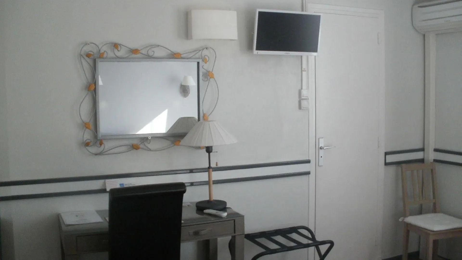 Hotel Du Tricastin Pierrelatte