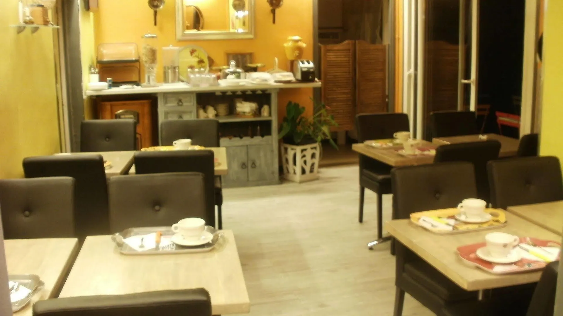 Hotel Du Tricastin Pierrelatte